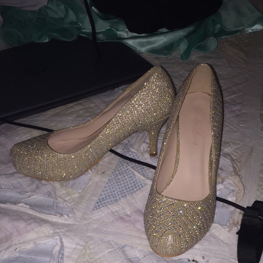 Heels - Picture 2 of 2